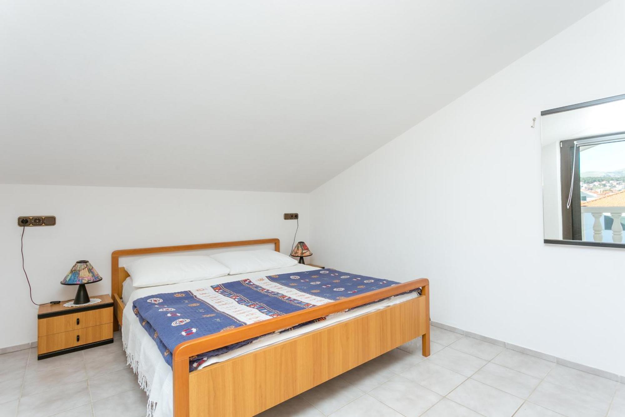 Seaside Apartments With A Swimming Pool Okrug Gornji, Ciovo - 11374 トロギール 部屋 写真