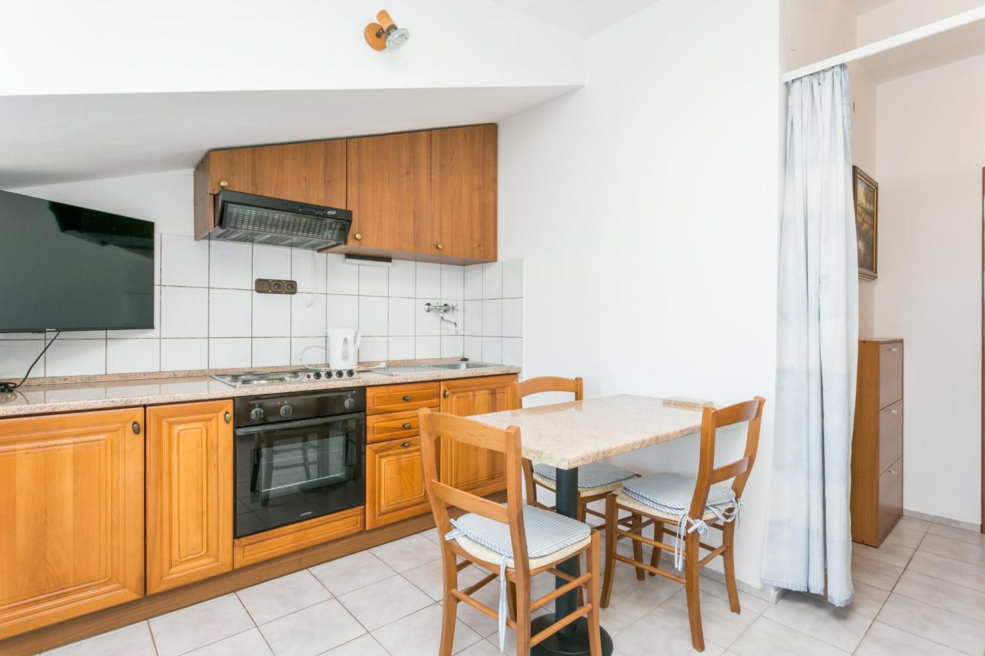 Seaside Apartments With A Swimming Pool Okrug Gornji, Ciovo - 11374 トロギール エクステリア 写真