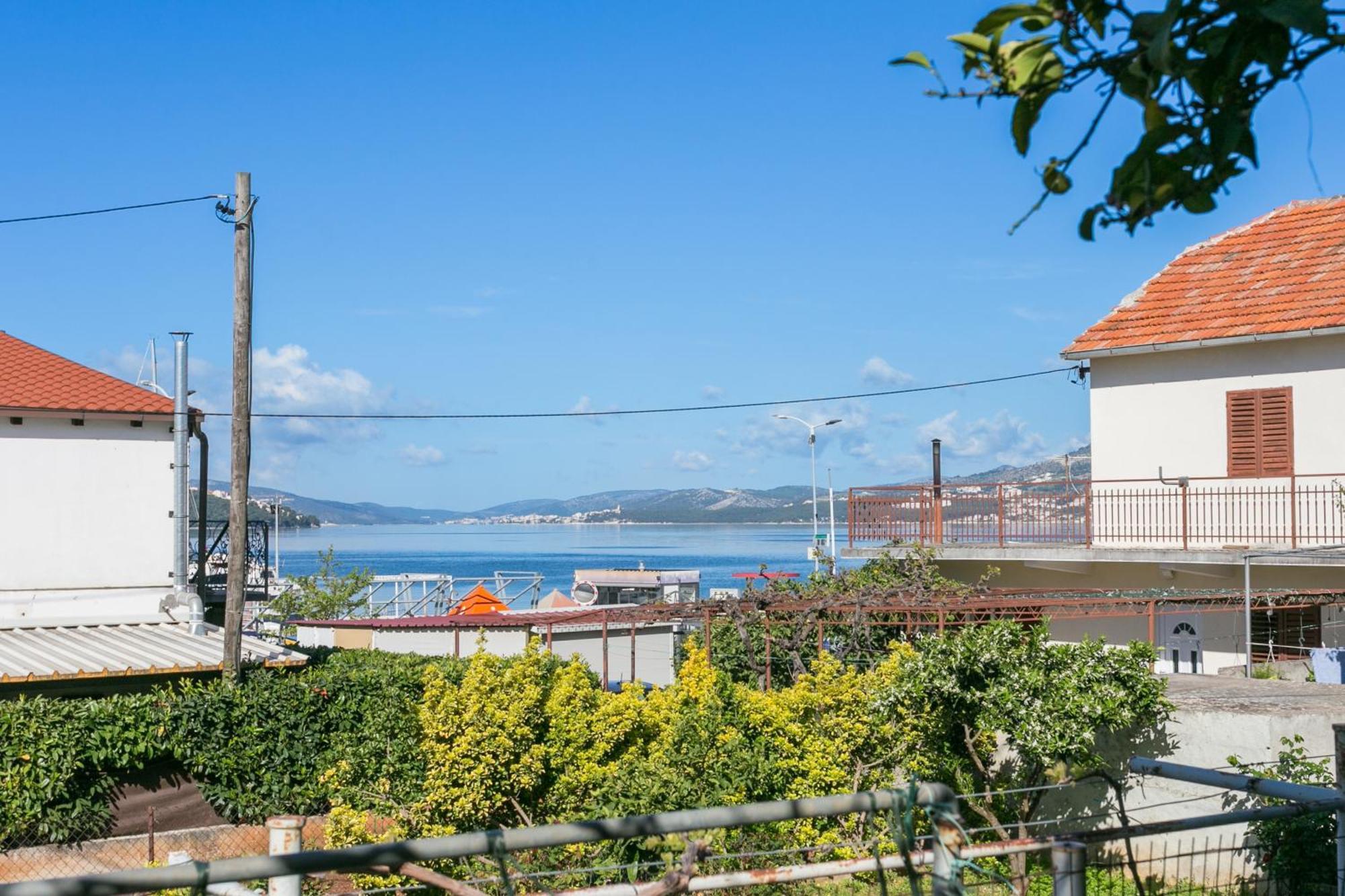 Seaside Apartments With A Swimming Pool Okrug Gornji, Ciovo - 11374 トロギール エクステリア 写真